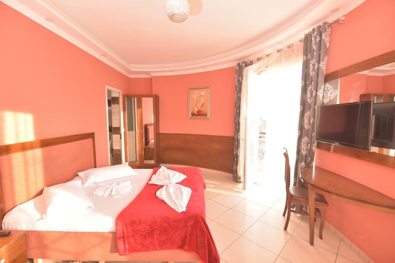 Hotel Emigranti Shkodra Kültér fotó