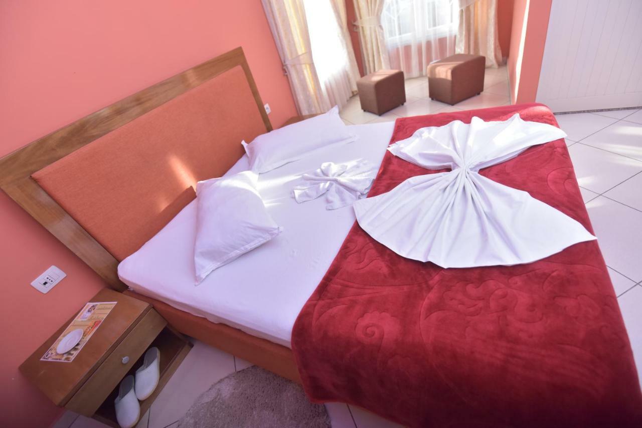 Hotel Emigranti Shkodra Kültér fotó